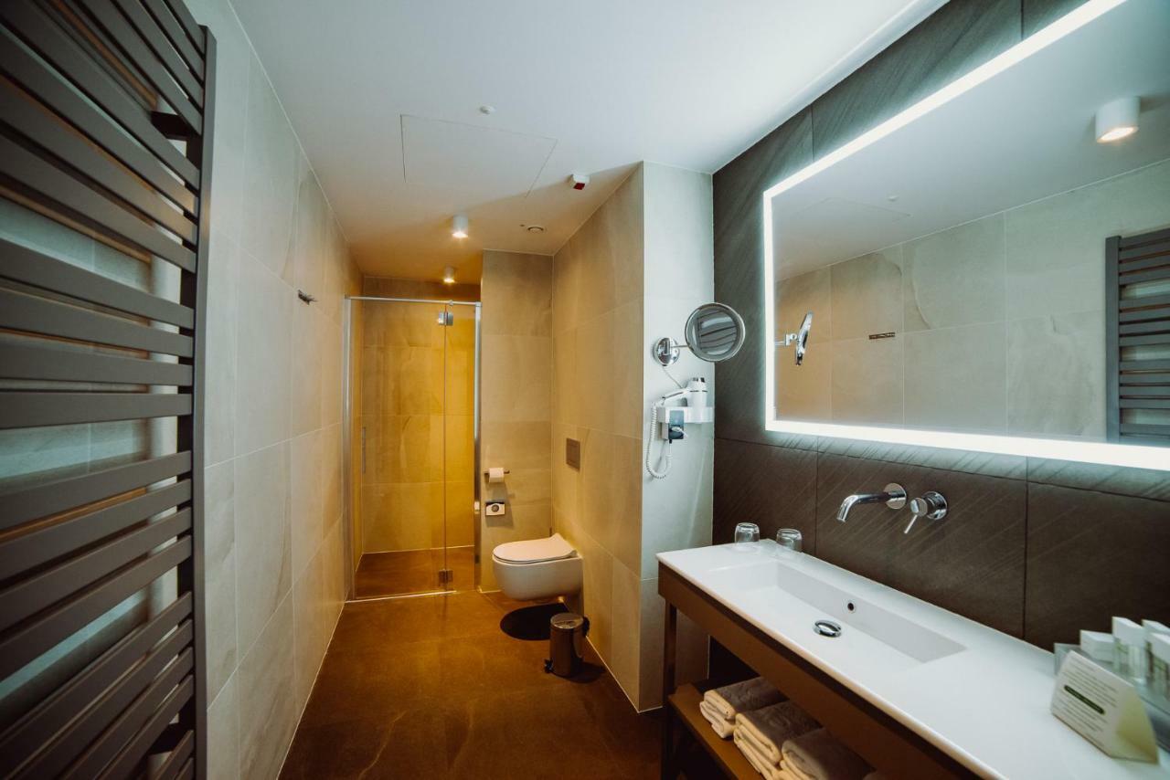 Hotel Evva Тарнобжег Экстерьер фото