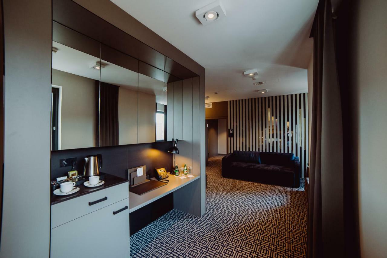 Hotel Evva Тарнобжег Экстерьер фото