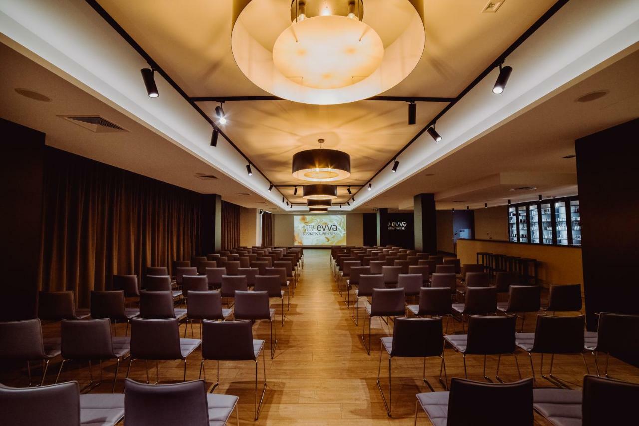 Hotel Evva Тарнобжег Экстерьер фото