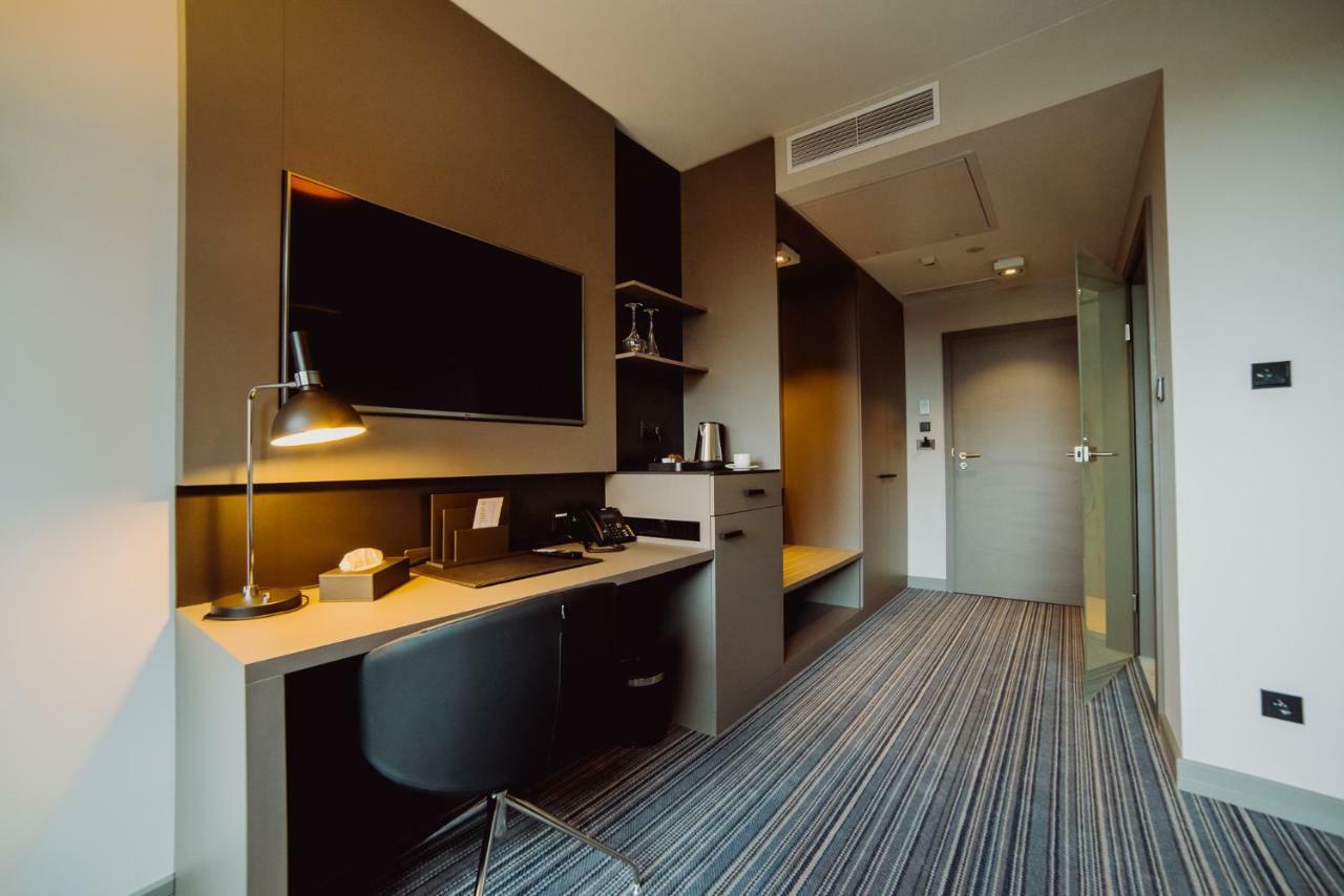 Hotel Evva Тарнобжег Экстерьер фото
