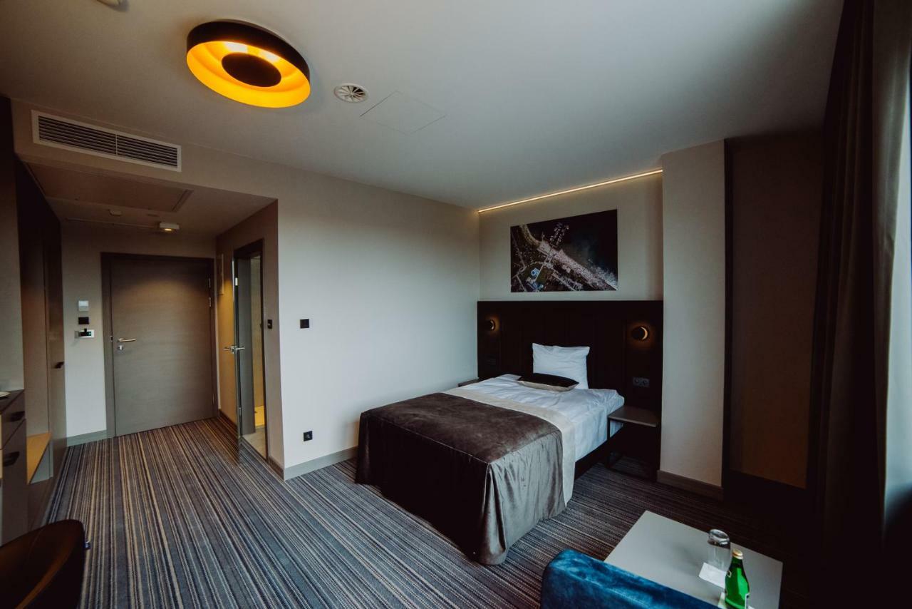 Hotel Evva Тарнобжег Экстерьер фото