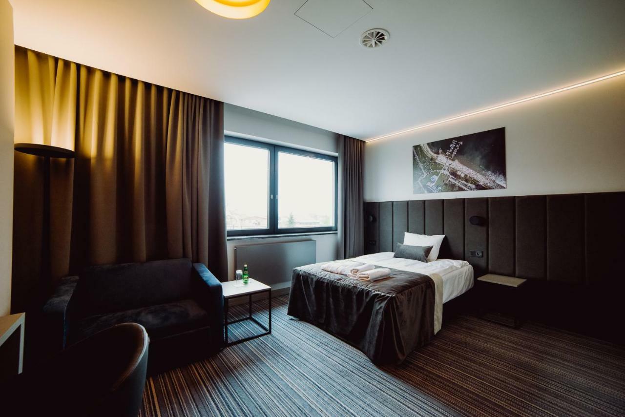 Hotel Evva Тарнобжег Экстерьер фото